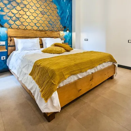 Ocean Waves 1 Apartment *