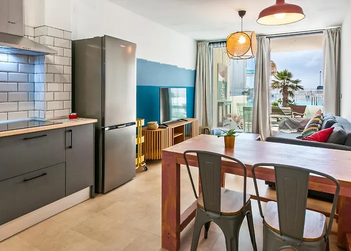 Ocean Waves 1 شقة *